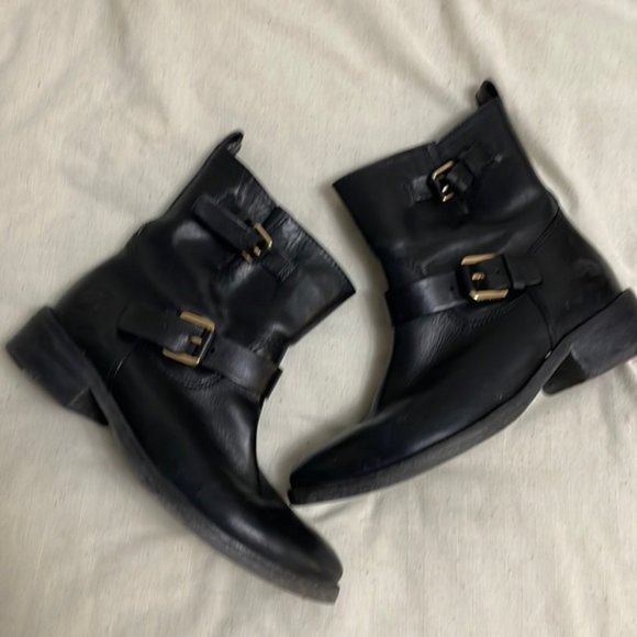 Tory Burch Shoes - Tory Burch women’s Bennie Buckle Leather pull on Ankle Boots size 7,5